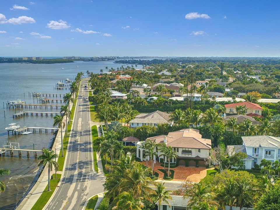 Aerial view along South Flagler Drive beside the Intracoastal Waterway, West Palm Beach